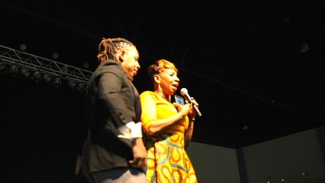 Iyanla Vanzant takes usie At Transformation 2016